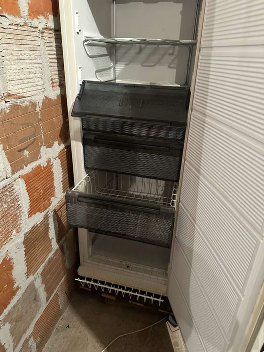 Вертикален фризер Siltal