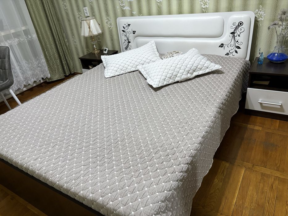 Продам спальный гарнитур