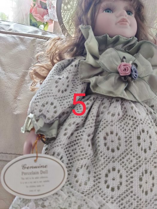 Genuine колекция Порцеланова кукла