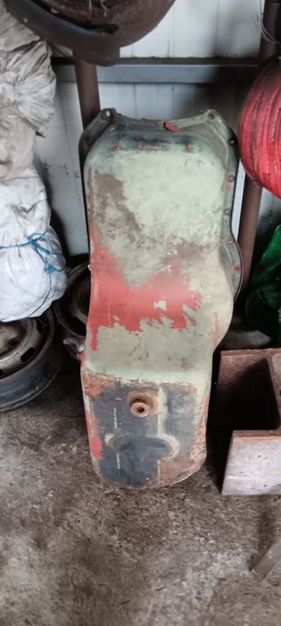 Baie ulei Mercedes-Benz