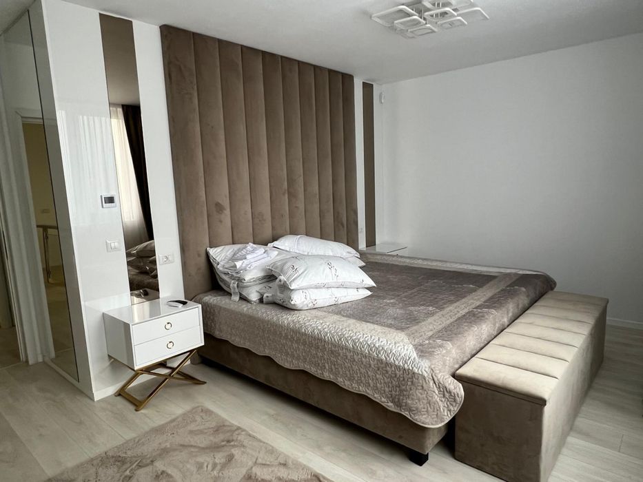 Inchiriez casa tip duplex 4 camere in zona Brates Lake