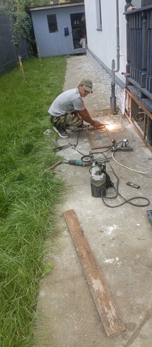 Стаяшка, фундамент, блок ,криша ,леснитса,сварки услуги