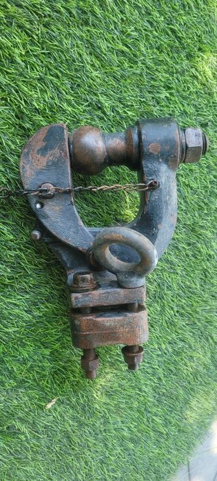 Фаркоп на Toyota 200 и Lexus 570