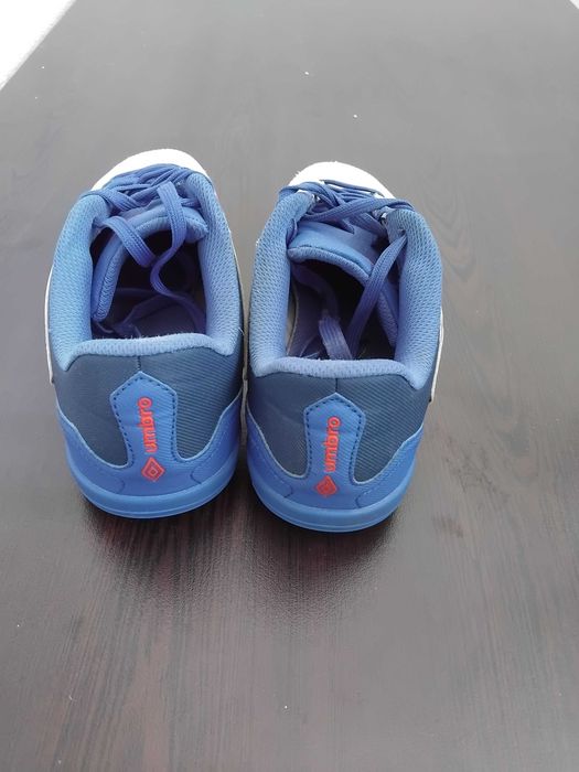 Umbro маратонки за футбол 42