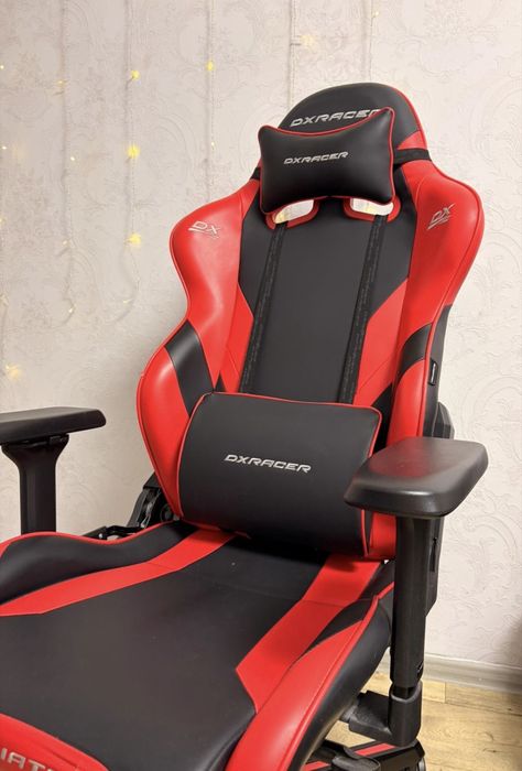 Продам игровое кресло dxracer gladiator