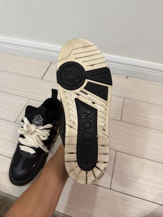 lv skate all black