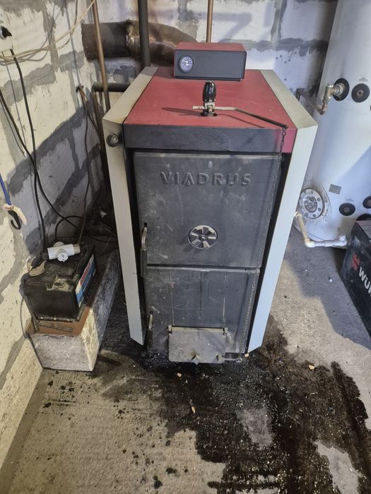 Vând Viadrus 30 KW  - un element spart