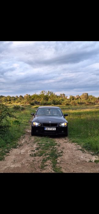 Vând e90 320d automat