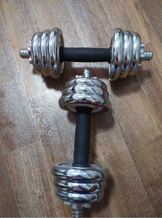 Компактные разборные гантели в продаже
