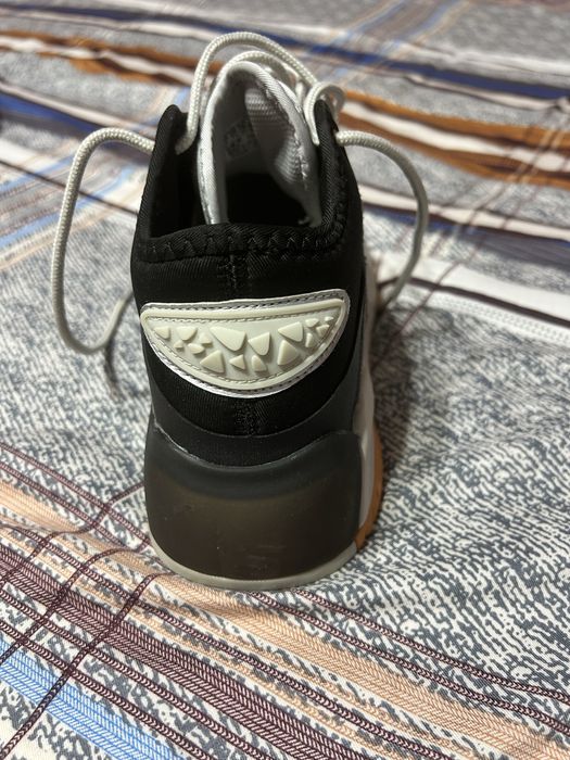 Кросовки адидас, материал замша