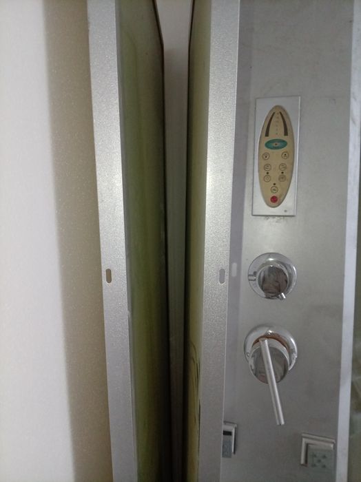 Cabina dus  cu hidromasaj și radio nouă 90x90
