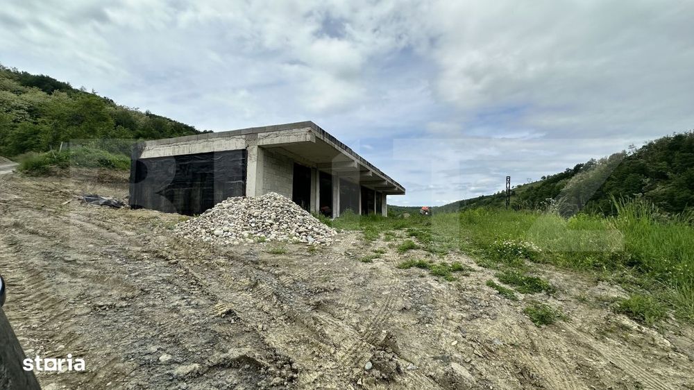 Casa la gri 159 mp, teren 16.418 mp, zona Dumbravita-Hunedoara