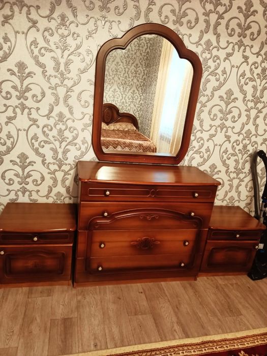 Продается спальный гарнитур