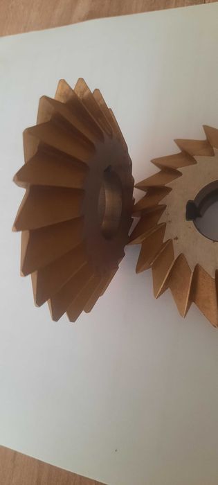Нова двуъглова фреза 80x60° HSS-H с титаниево покритие TiN