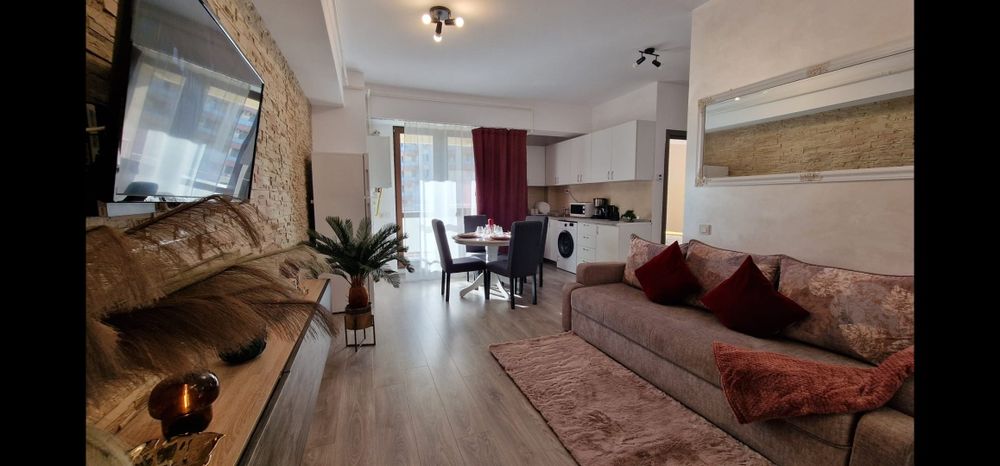 Cazare Apartamente 3 camere zona Palas Mall