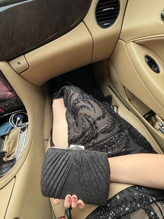 Черна бална рокля