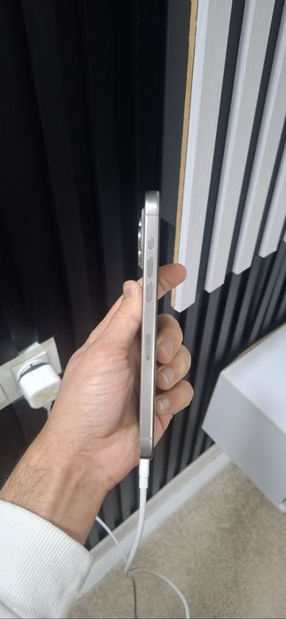 iPhone 15 pro max titanuim