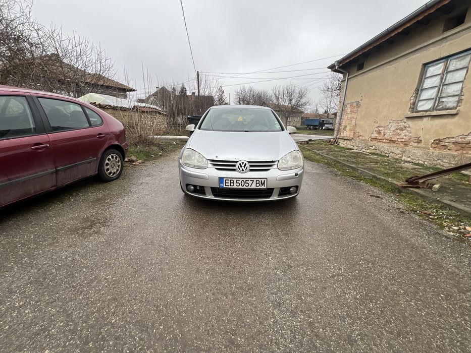 Голф  5 2.0 тди 140 hp 4x4 само на части