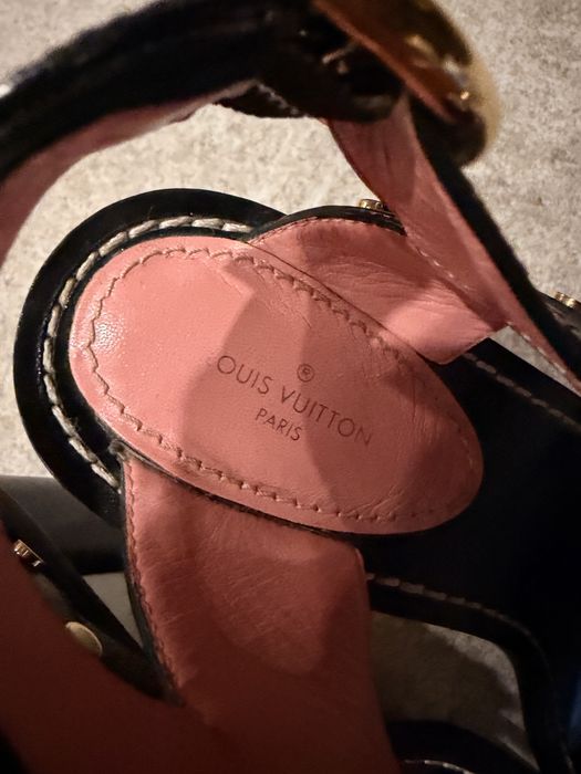 Обувки Louis Vuitton