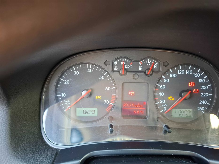 Vand VW Golf 4 1,6 benzina