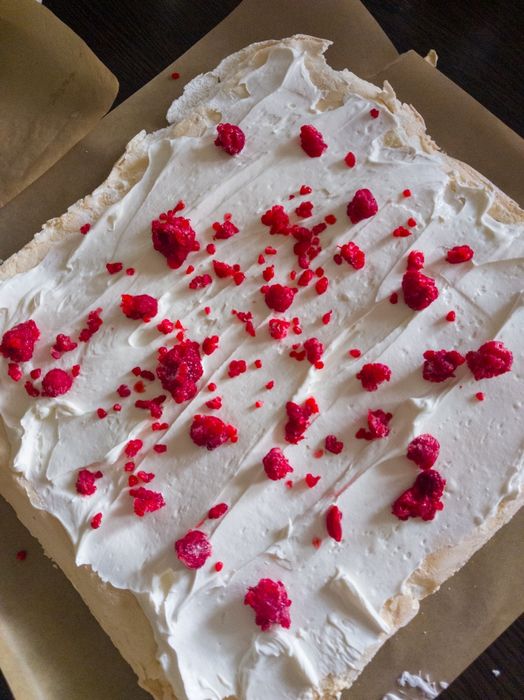 Меренговый рулет