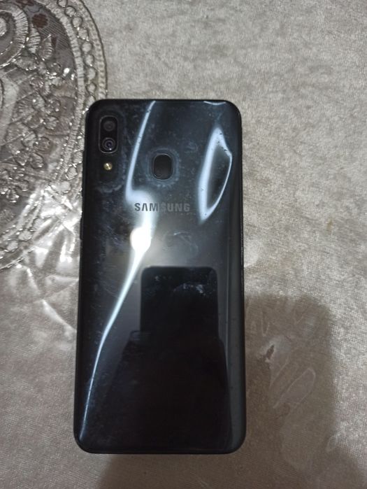 Продаётся Samsung a30