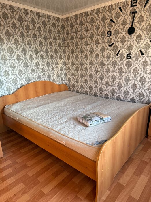 Продам спальный гарнитур