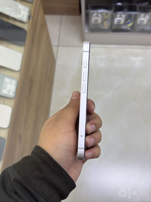 iPhone 16e 128/92%