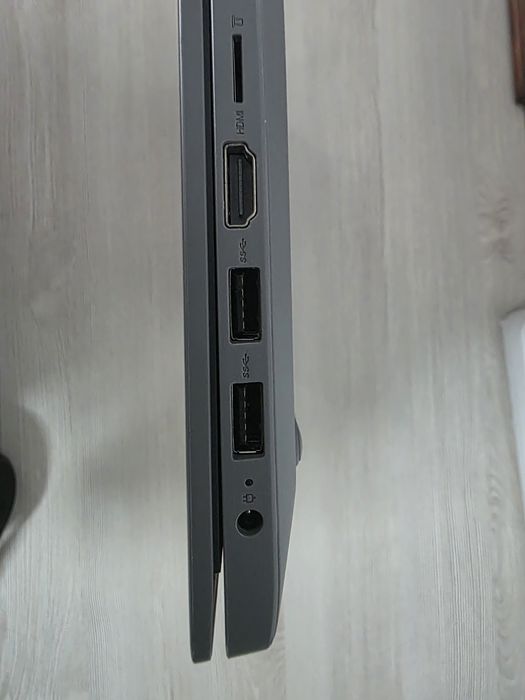 Laptop Lenovo Ideapad Slim 1
