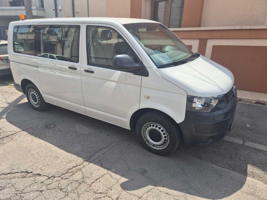 Volkswagen Transporter T5, 8+1 locuri, an 2013, 2 litri, diesel, Euro 5