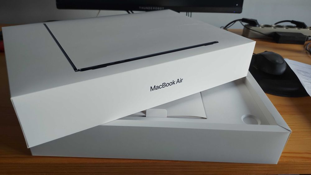 Продам или обменяю Макбук Эйр М2