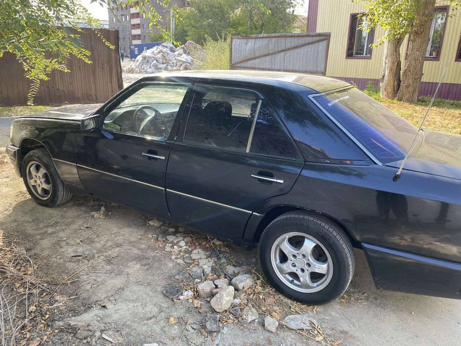Mersedes benz W124 E230