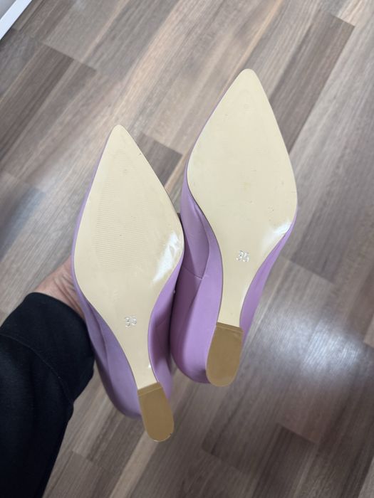 Pantofi din piele naturală nepurtați
