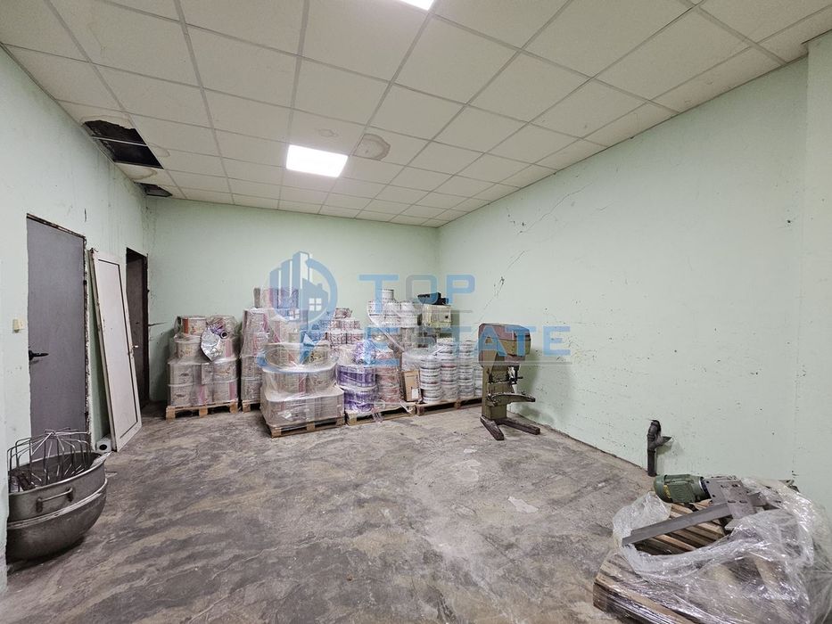 Промишленa сграда със собствен трафопост на главен път Русе - Свиленг