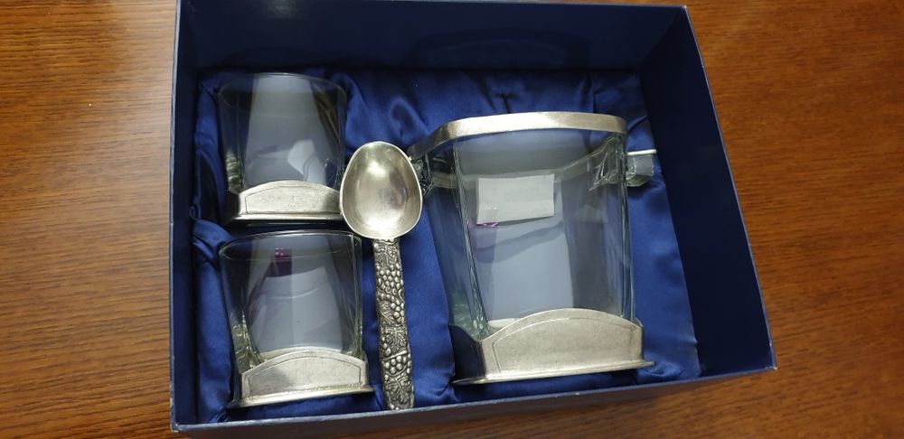 Комплект чаши за уиски