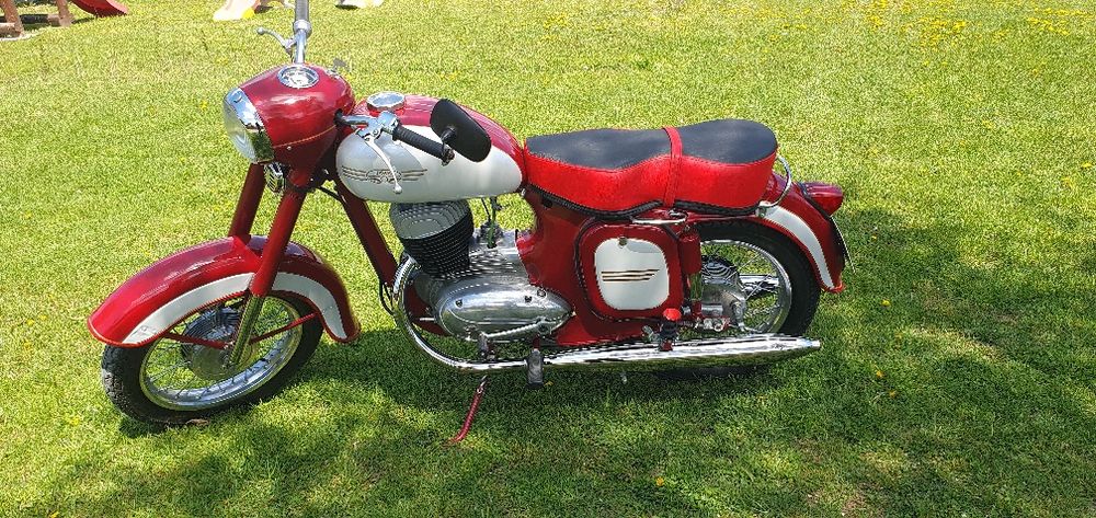 De vanzare JAWA 250 /559