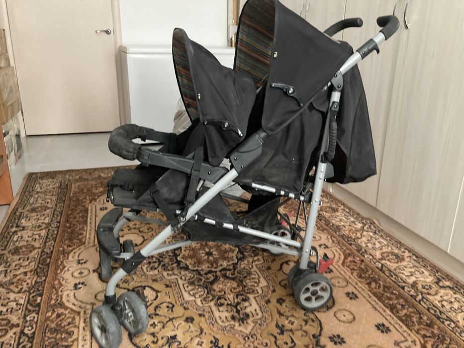 Коляска для двойни Mothercare