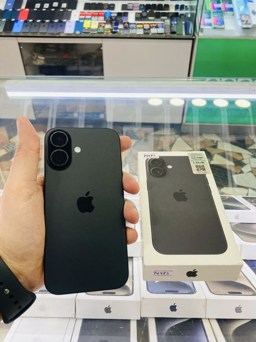 iPhone 16  128 gb black yengide 100%