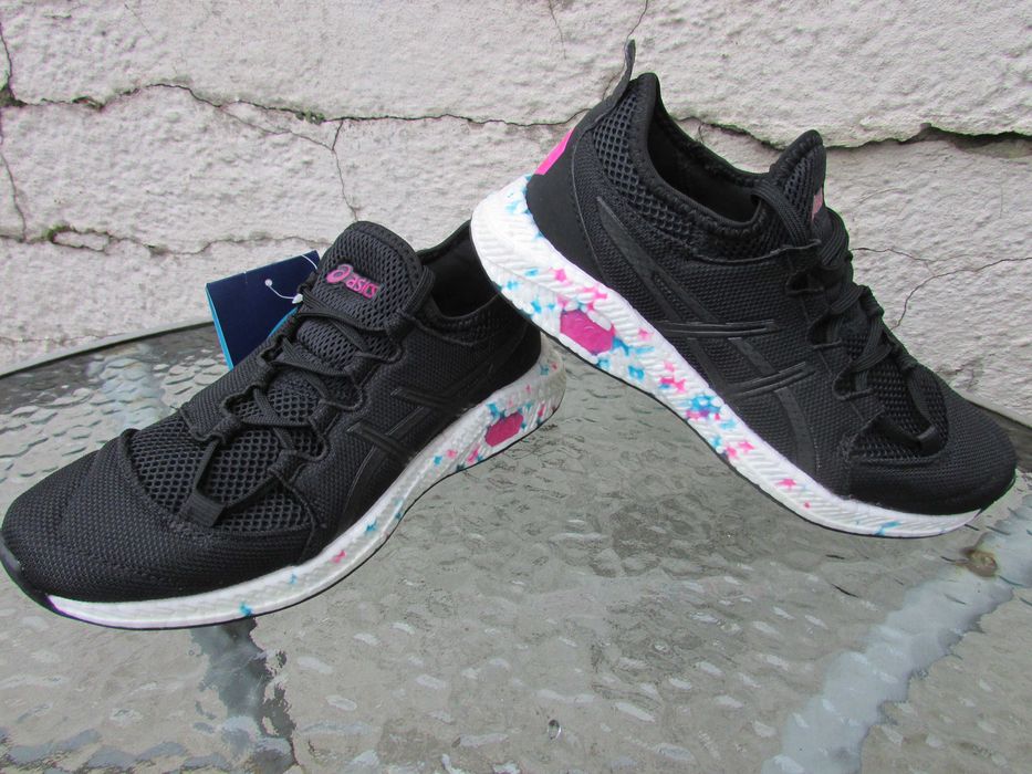 Дамски маратонки за бягане ASICS Hyper Gel-Sai