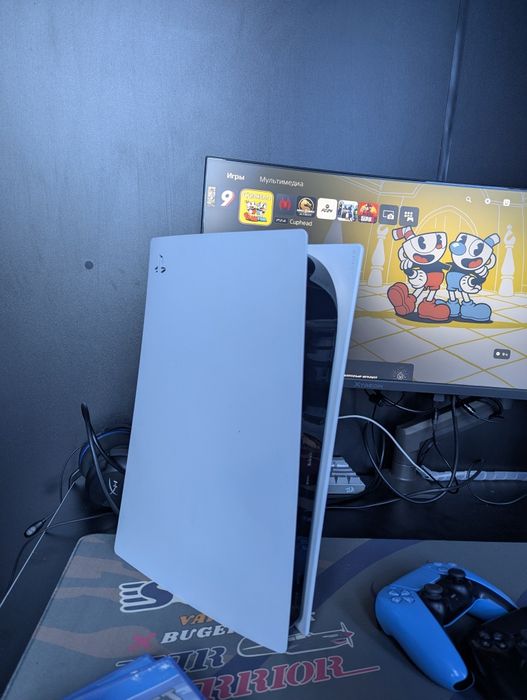 Playstation 5 + два геймпада и игры