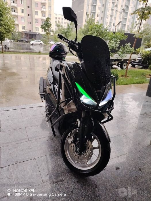 N max benzinli skuter