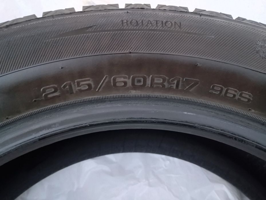 Продам зимние шины 215/60/17
