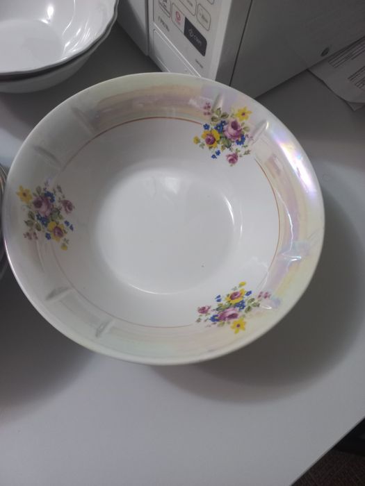 Новая  посуда от сервиза.