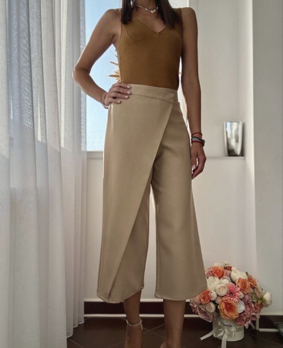 Pantaloni bej marimea xs