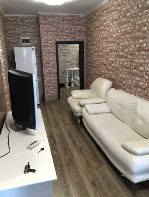 Дава се под наем Тристаен апартамент в Пловдив, Център - 65 кв.м за 300 € - Снимка #1