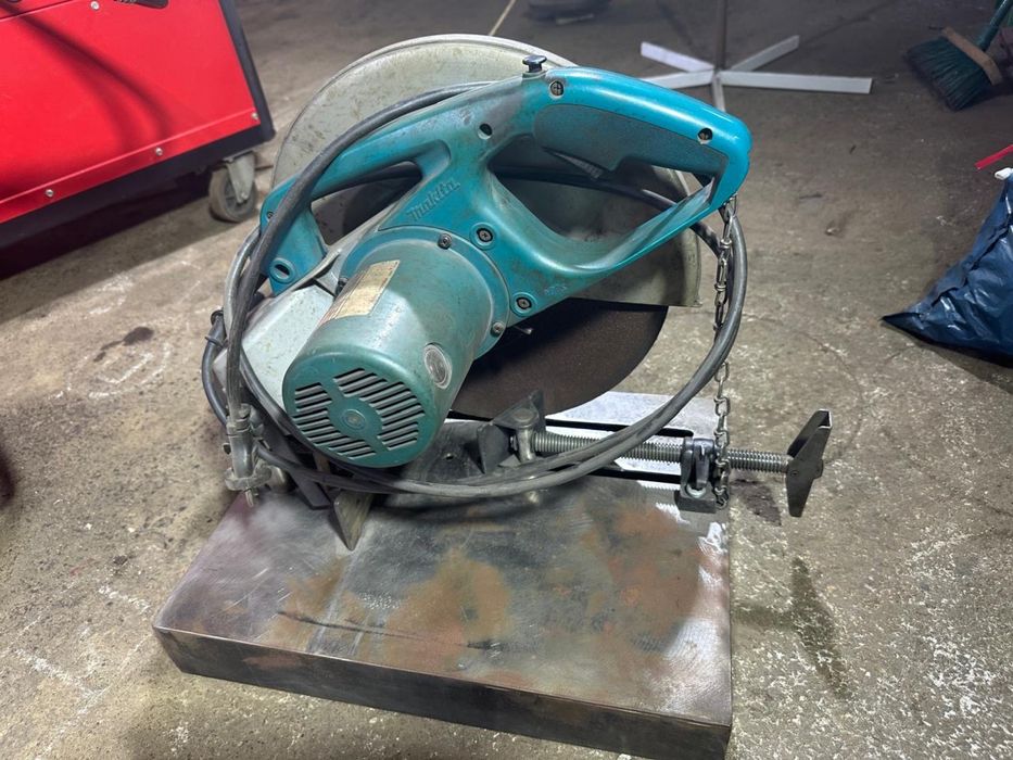 Пила отрезная Makita