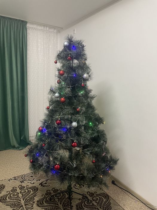 Продам Елку , искуственная