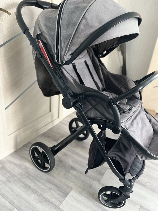 Продам детскую коляску