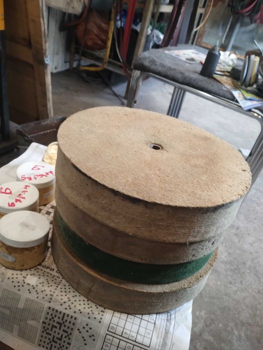 Големи вълнени кечета за полиране (Ф270 x дебелина 50 мм)