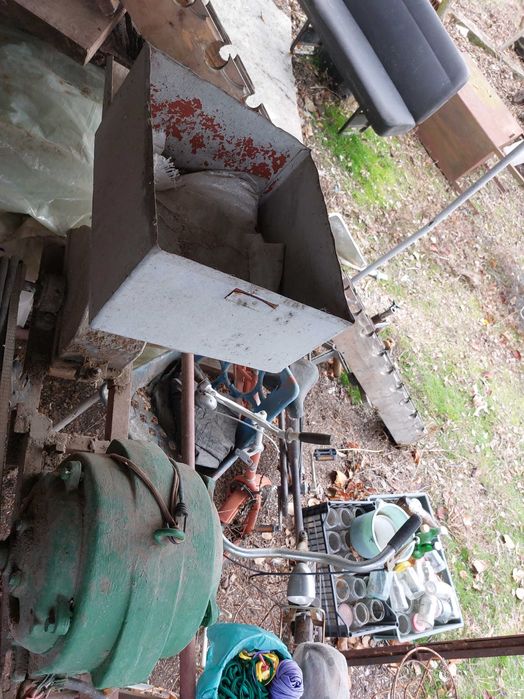 Ярномелка за зърно във перфектно състояние на трифазен ток